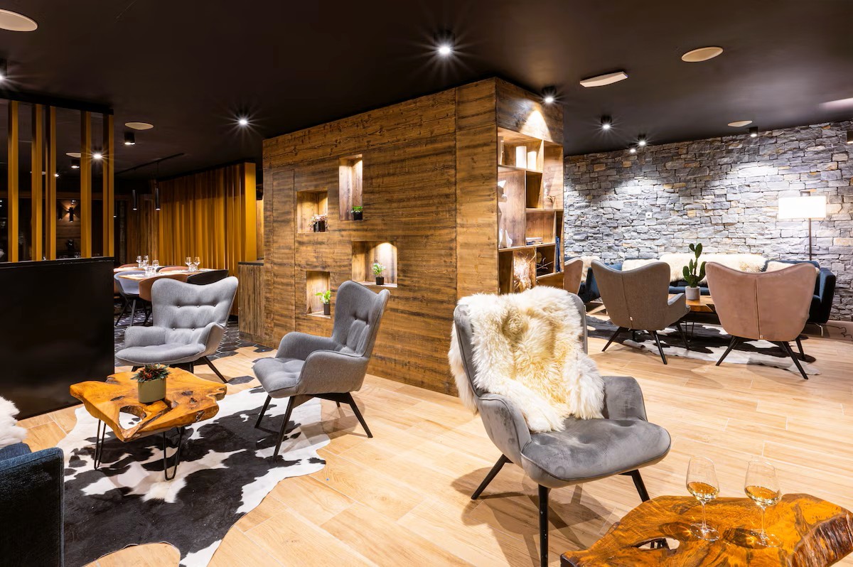 2b-HOTEL CHALET SPA TETRAS LODGE TIGNES ACCUEIL _ AGENCE JULIE POCINO-ARCHITECTE D'INTERIEUR-RENOVATION HAUT DE GAMME-GRENOBLE-ISERE-SAVOIE-RHONE-ALPES-SUD