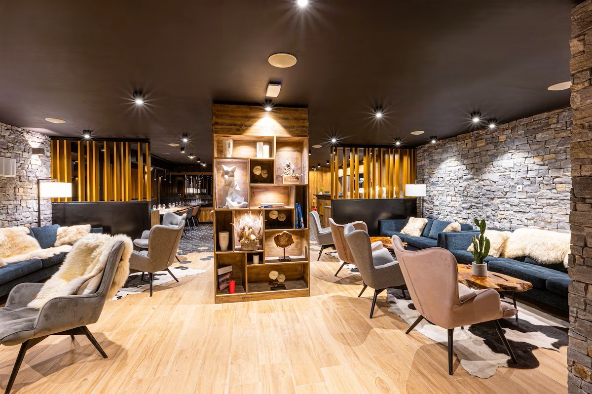 4-HOTEL CHALET SPA TETRAS LODGE TIGNES ACCUEIL _ AGENCE JULIE POCINO-ARCHITECTE D'INTERIEUR-RENOVATION HAUT DE GAMME-GRENOBLE-ISERE-SAVOIE-RHONE-ALPES-SUD