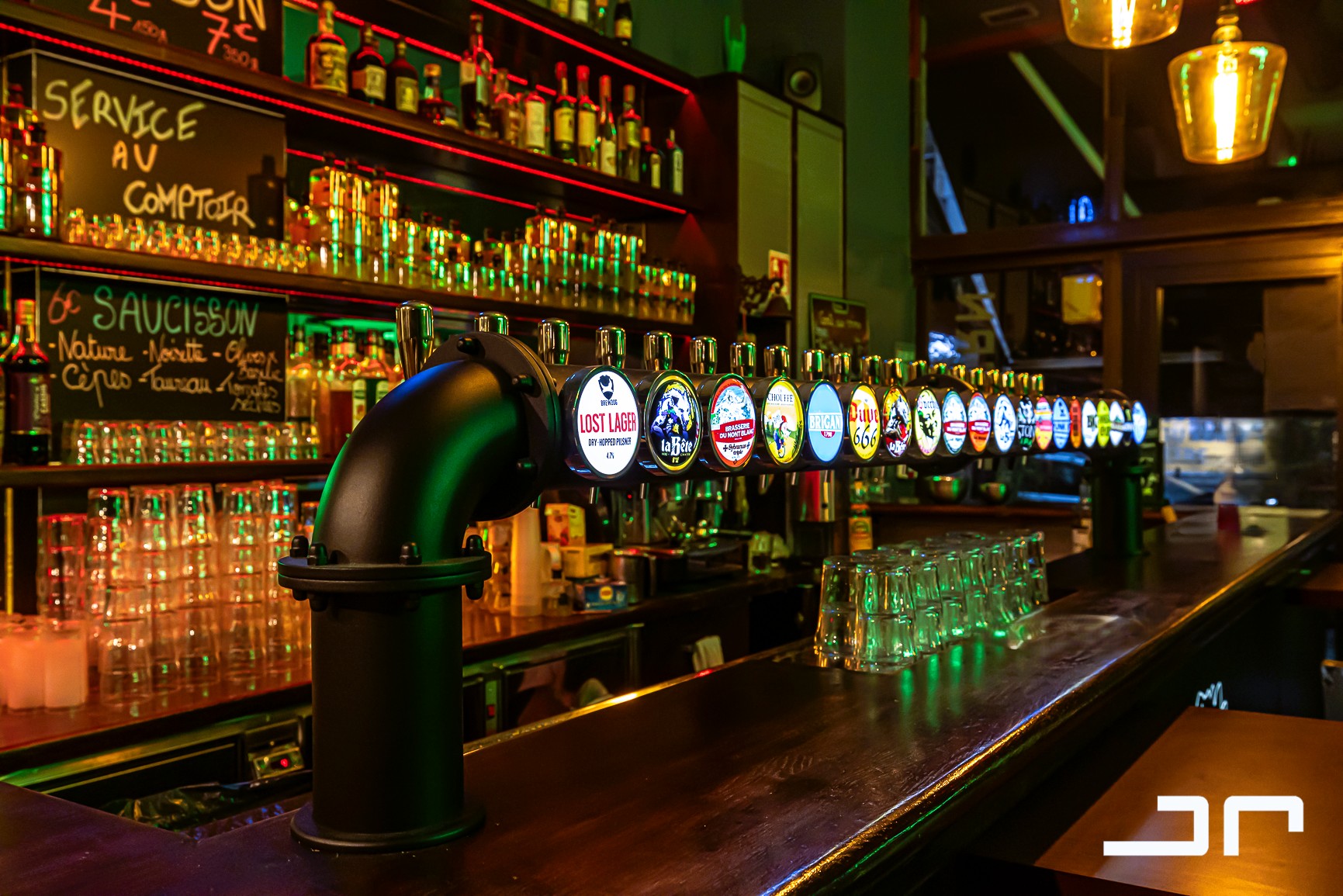 BAR PUB THE ROCK TAVERN GRENOBLE _ AGENCE JULIE POCINO-ARCHITECTE D'INTERIEUR-RENOVATION HAUT DE GAMME-GRENOBLE-ISERE-SAVOIE-RHONE-ALPES-SUD-7