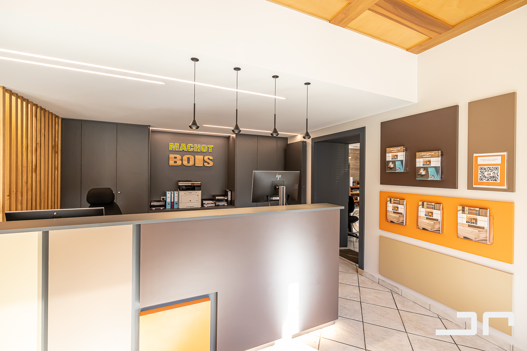 CREATION ACCUEIL SHOWROOM MACHOT BOIS GIERES _ AGENCE JULIE POCINO-ARCHITECTE D'INTERIEUR-RENOVATION HAUT DE GAMME-GRENOBLE-ISERE-SAVOIE-RHONE-ALPES-SUD-8