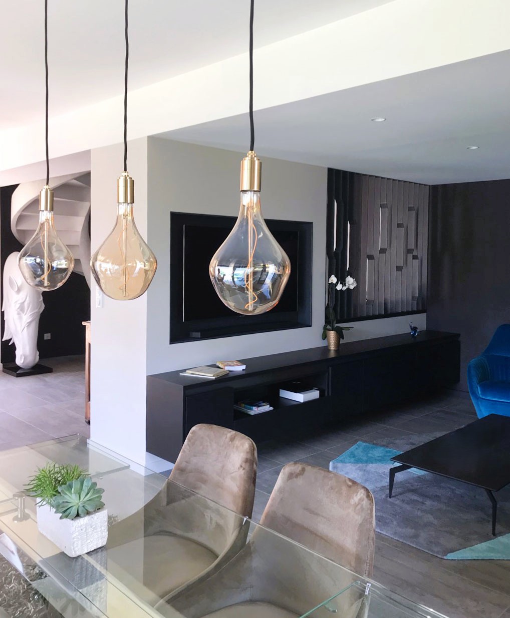 MAISON VILLA CONTEMPORAINE LA CIOTAT _ AGENCE JULIE POCINO-ARCHITECTE D'INTERIEUR-RENOVATION HAUT DE GAMME-GRENOBLE-ISERE-SAVOIE-RHONE-ALPES-SUD-2