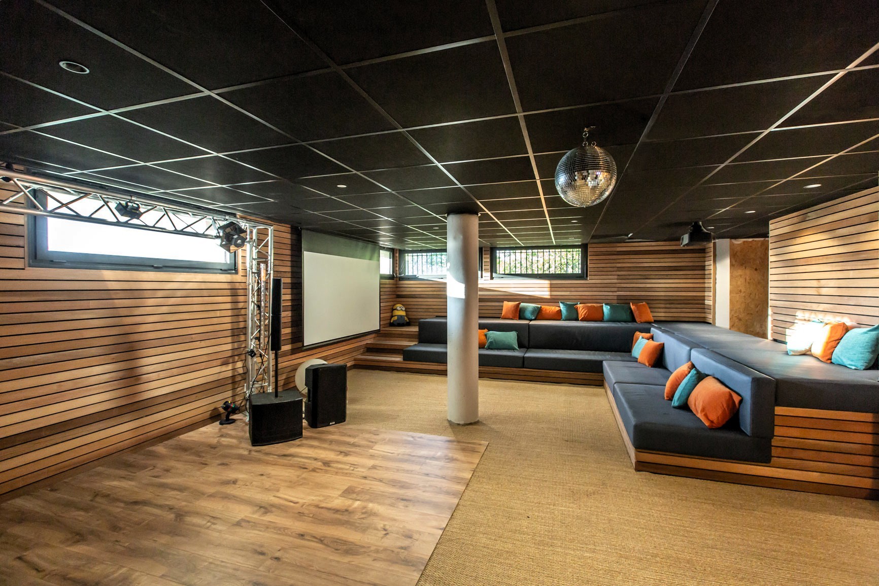 MAISON VILLA GRESIVAUDAN ESPACE DETENTE _ AGENCE JULIE POCINO-ARCHITECTE D'INTERIEUR-RENOVATION HAUT DE GAMME-GRENOBLE-ISERE-SAVOIE-RHONE-ALPES-SUD-4