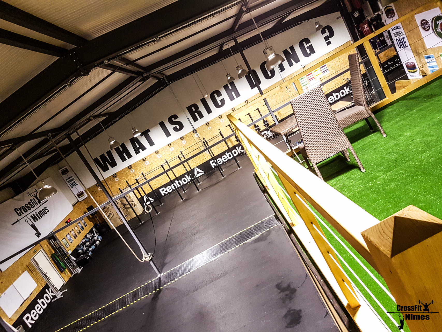 SALLE SPORT CROSSFIT NIMES _ AGENCE JULIE POCINO-ARCHITECTE D'INTERIEUR-RENOVATION HAUT DE GAMME-GRENOBLE-ISERE-SAVOIE-RHONE-ALPES-SUD-1