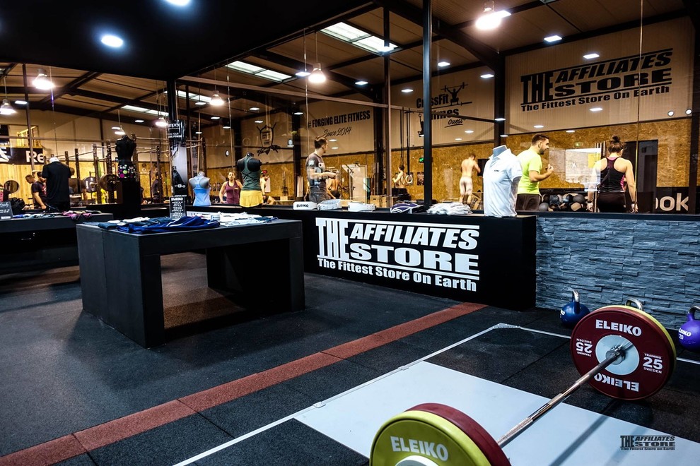 SALLE SPORT CROSSFIT NIMES _ AGENCE JULIE POCINO-ARCHITECTE D'INTERIEUR-RENOVATION HAUT DE GAMME-GRENOBLE-ISERE-SAVOIE-RHONE-ALPES-SUD-6