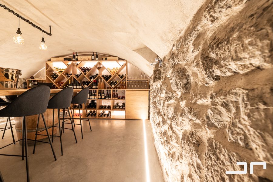 CAVE VIN VOUTE PIERRE MAISON DE VILLE LA TRONCHE _ AGENCE JULIE POCINO-ARCHITECTE D'INTERIEUR-RENOVATION HAUT DE GAMME-GRENOBLE-ISERE-SAVOIE-RHONE-ALPES-SUD-9